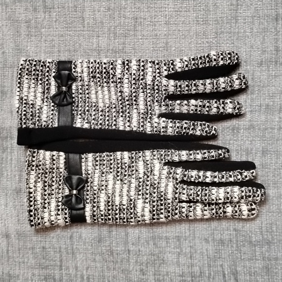 Grey / Black Gloves - Picture 2 of 4